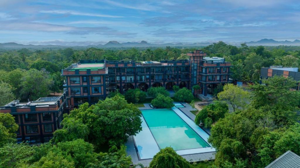 Covanro Sigiriya - Brand New Luxury Hotel Exterior foto